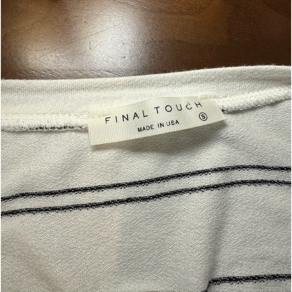 Woman's Final Touch Tie Front Cream & Black Short Sleeve Shirt. Size Small - Picture 6 of 8